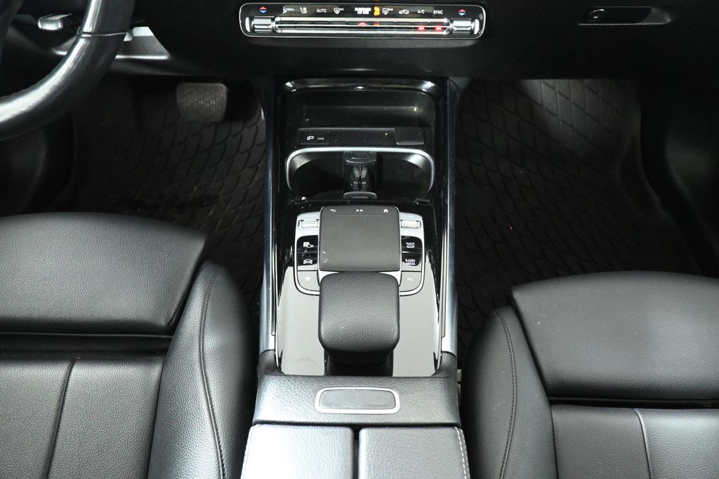 2020 Mercedes-Benz GLB 250 24