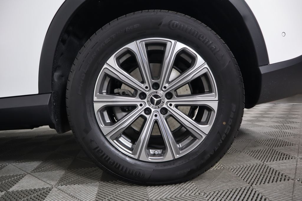 2025 Mercedes-Benz GLC 300 32