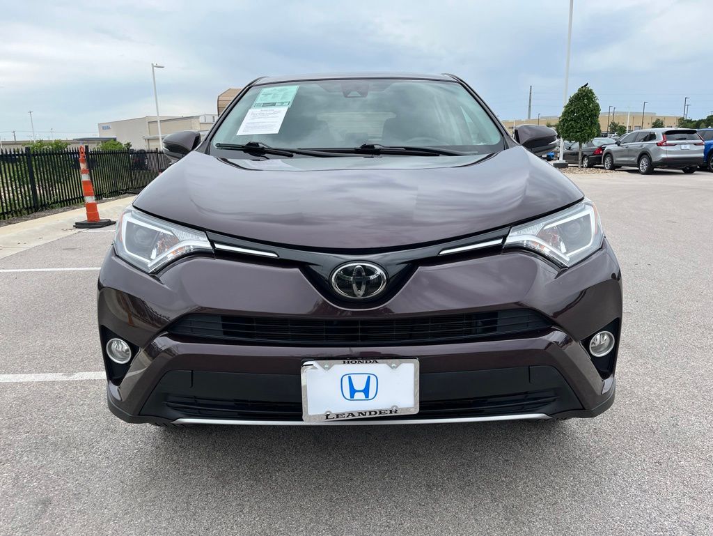 Thumbnail: 2018 Toyota RAV4 - 20