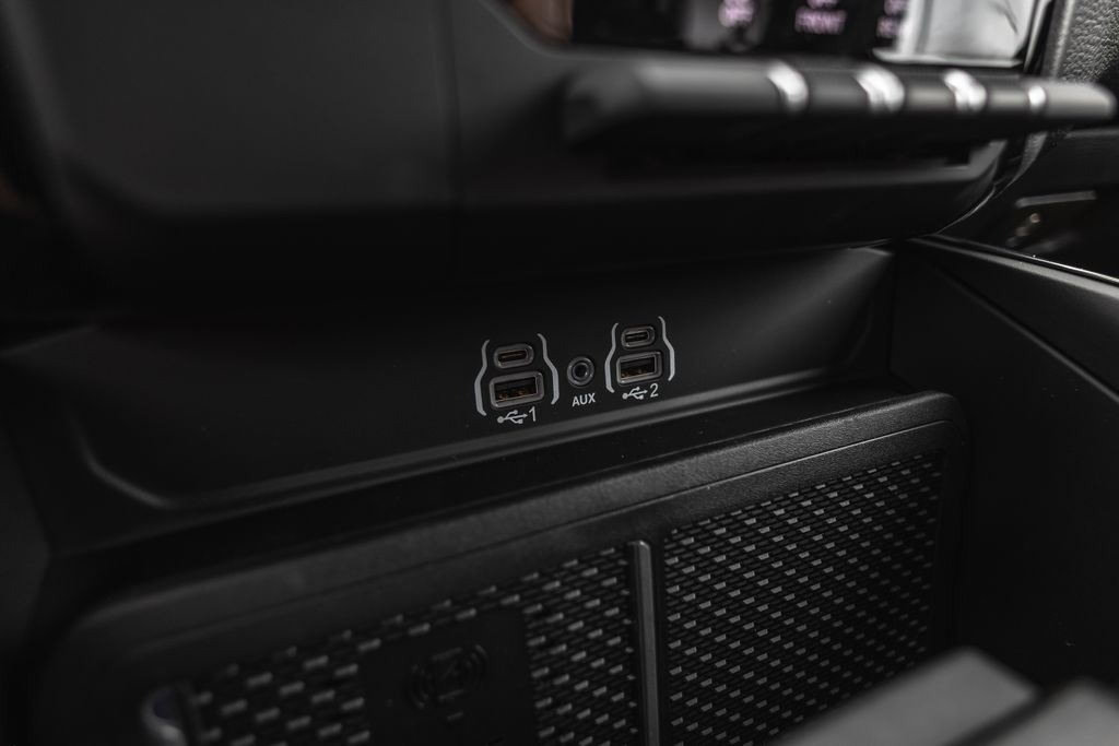 2026 Ram 1500 Laramie thumbnail 23