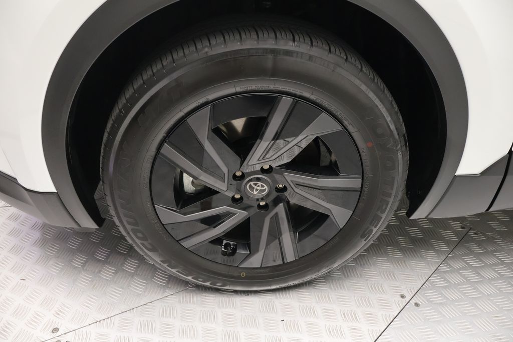 Thumbnail: 2026 Toyota C-HR - 4