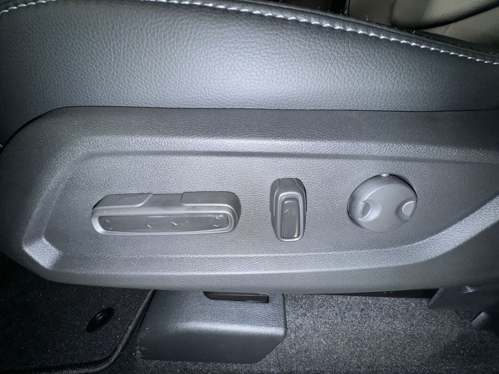 new 2025 Honda Pilot car, priced at $47,095