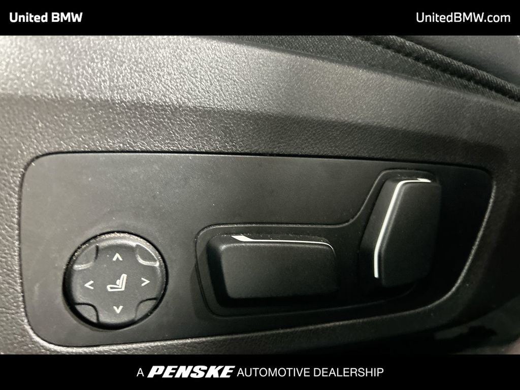 Thumbnail: 2025 BMW 3 Series - 12