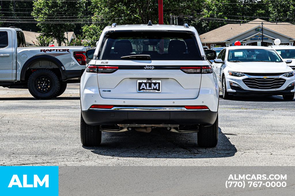 Used 2024 White Jeep 4xe image 12