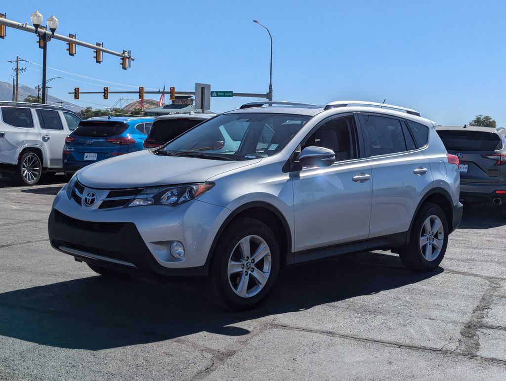 2015 Toyota RAV4 XLE 9