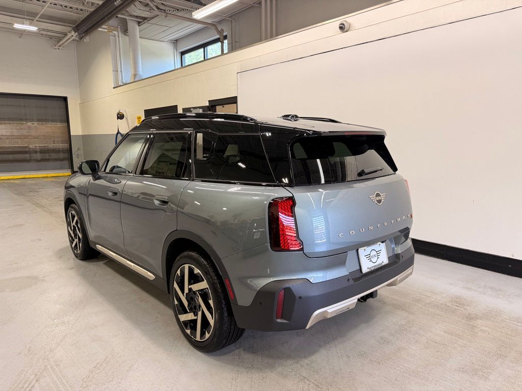 Thumbnail: 2027 MINI Cooper Countryman - 3