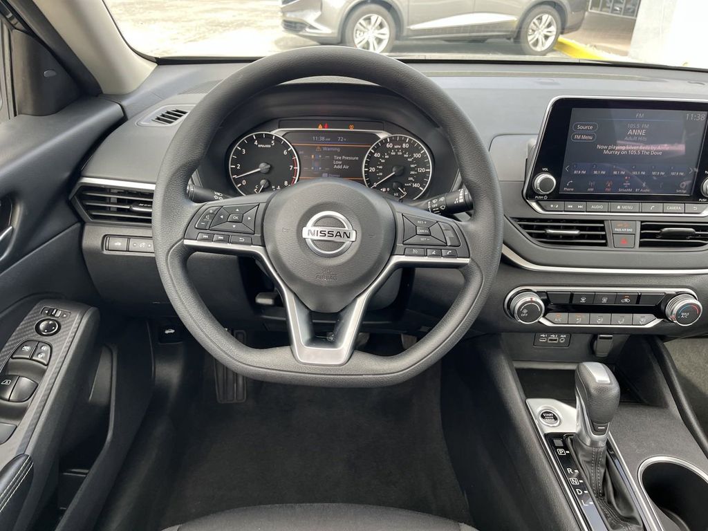 2022 Nissan Altima 2.5 SV 16