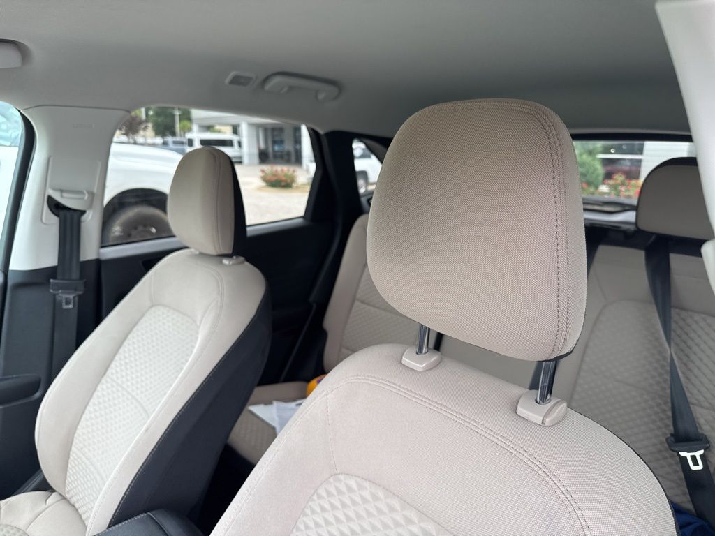 Used 2022 Gray Ford SE image 2