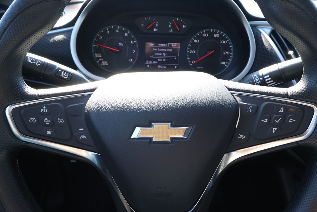 Thumbnail: 2024 Chevrolet Malibu - 18