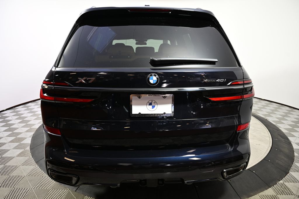 2025 BMW X7 xDrive40i 4