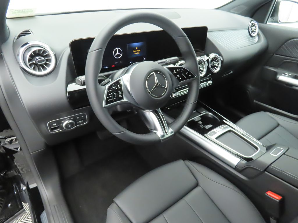 Thumbnail: 2025 Mercedes-Benz GLA - 9