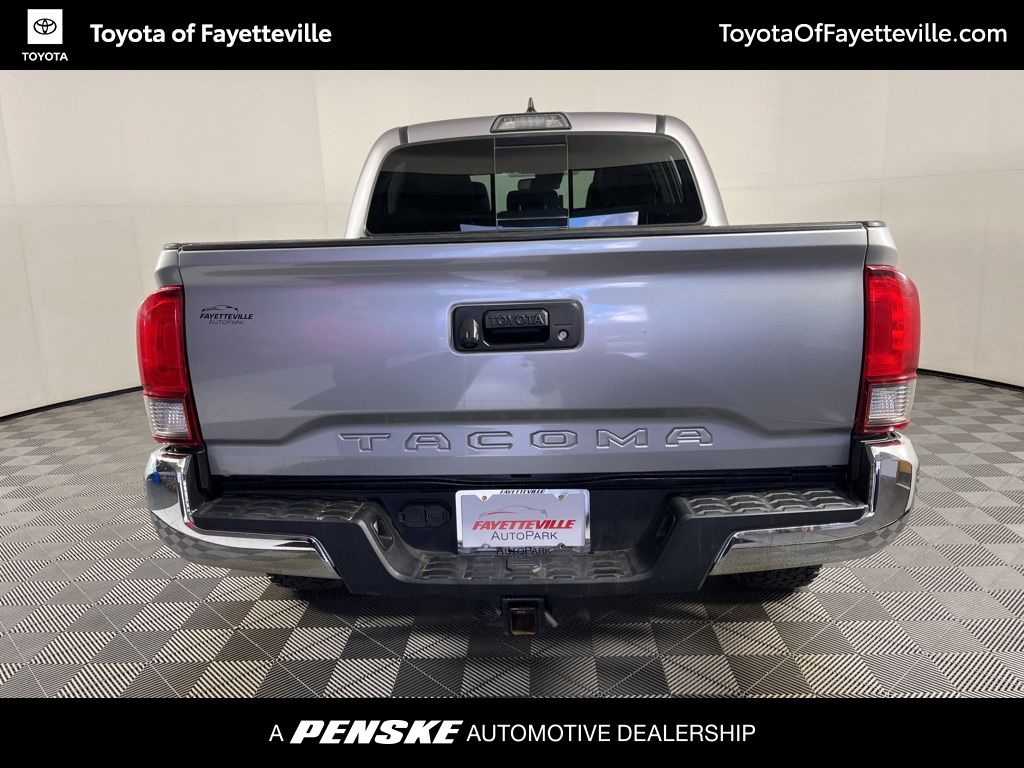 Thumbnail: 2019 Toyota Tacoma - 4