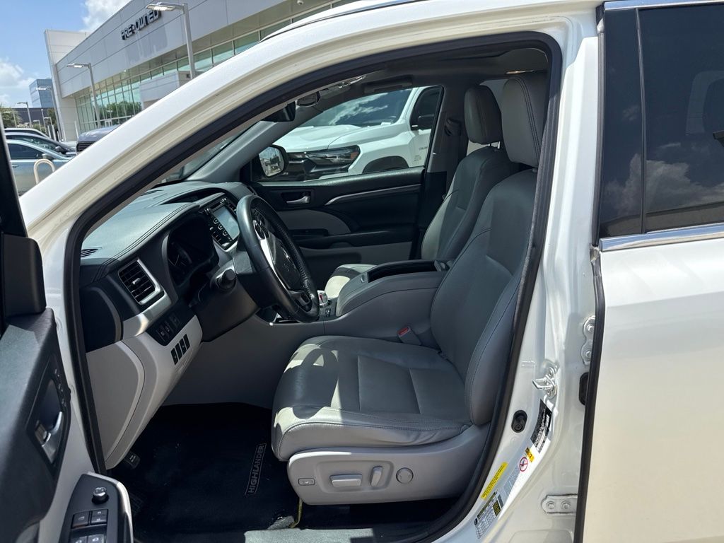 2017 Toyota Highlander Limited White at Westside Lexus