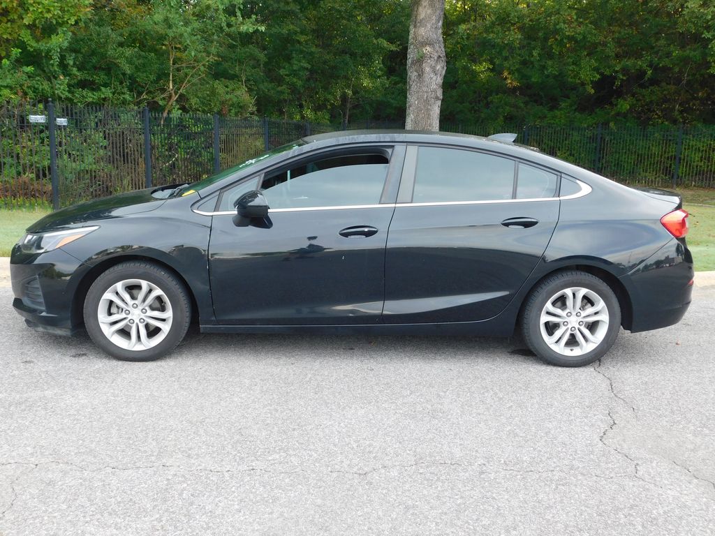Thumbnail: 2019 Chevrolet Cruze - 2