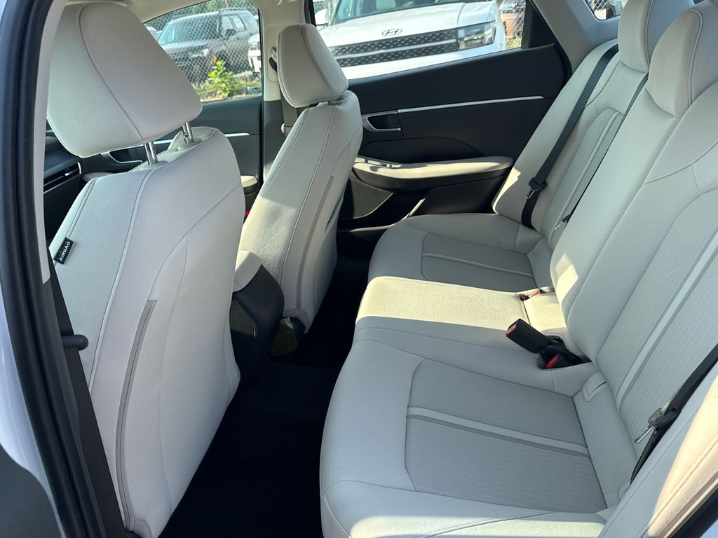 2025 Hyundai Sonata SE photo 11