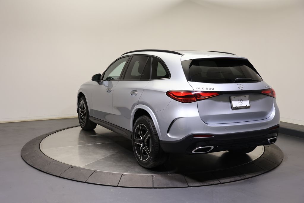 Thumbnail: 2027 Mercedes-Benz GLC - 3