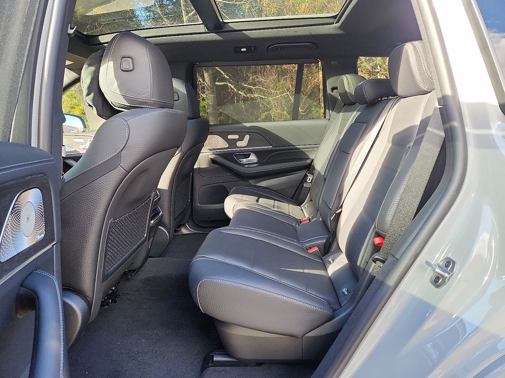 Thumbnail: 2026 Mercedes-Benz GLS - 6