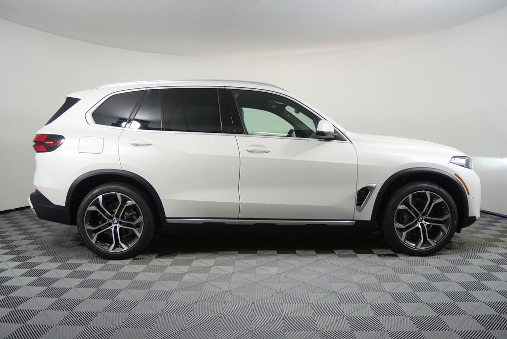 Thumbnail: 2026 BMW X5 - 2