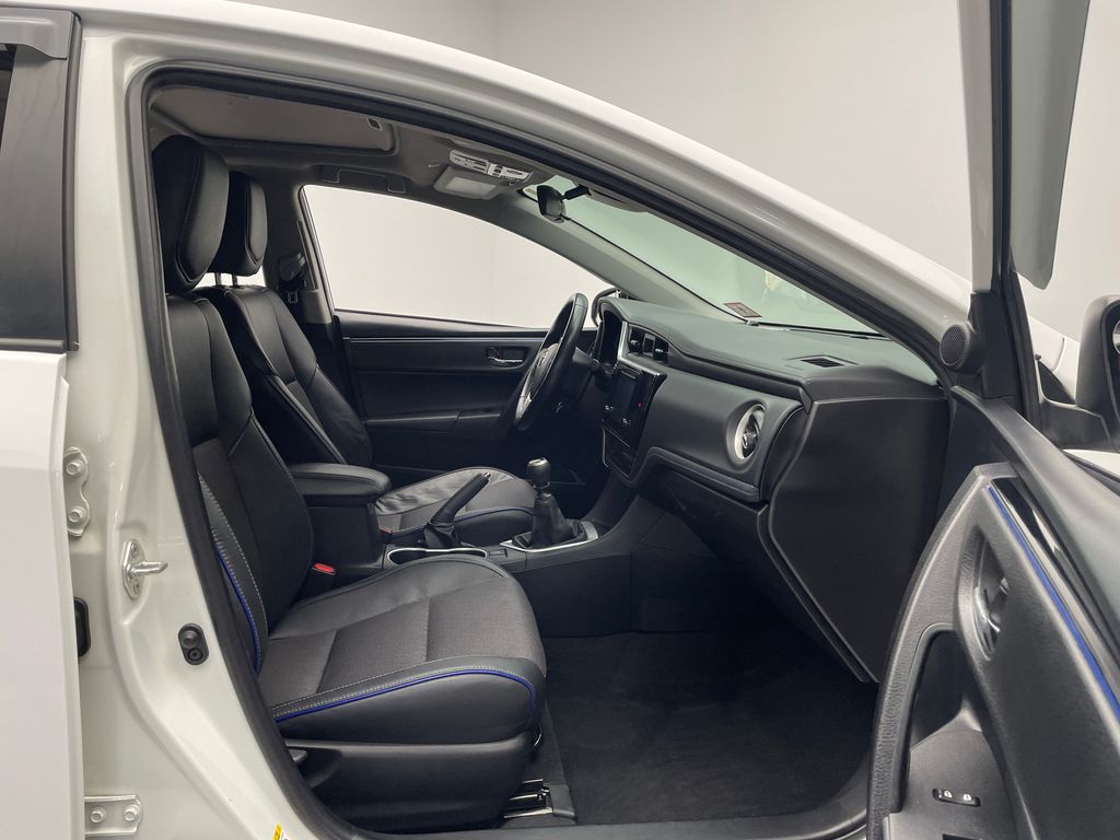 Thumbnail: 2019 Toyota Corolla - 16