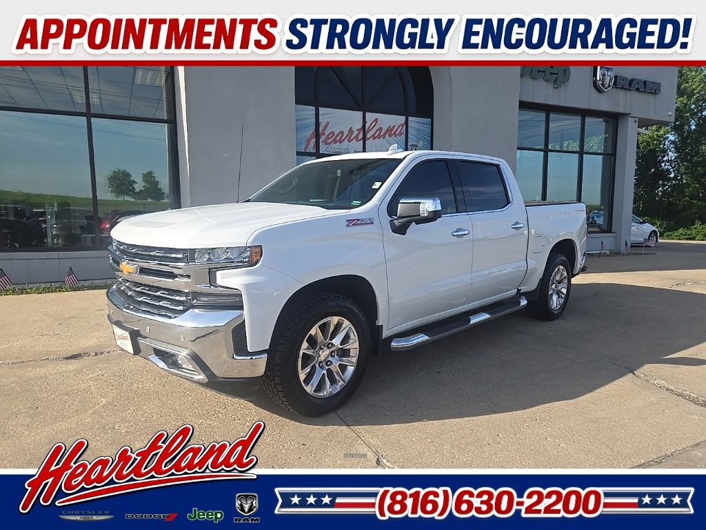 Summit White 2022 Chevrolet Silverado 1500 Pickup Truck Four-Wheel Drive 8-Speed Automatic