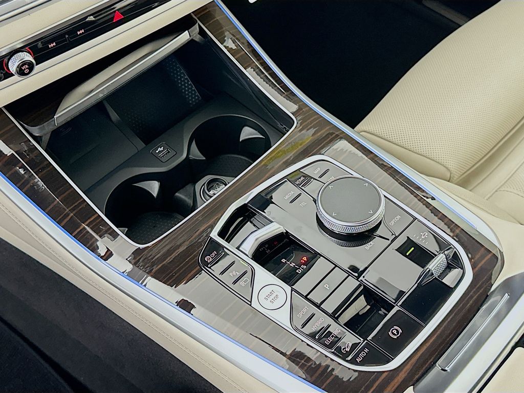 Thumbnail: 2026 BMW X5 - 15