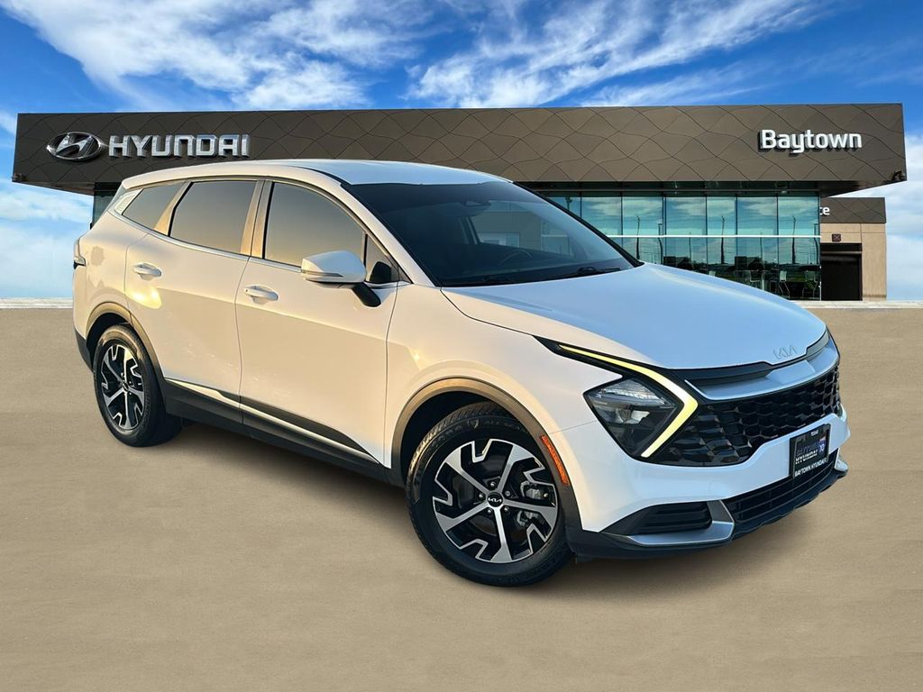 2023 Kia Sportage EX White at Community Kia