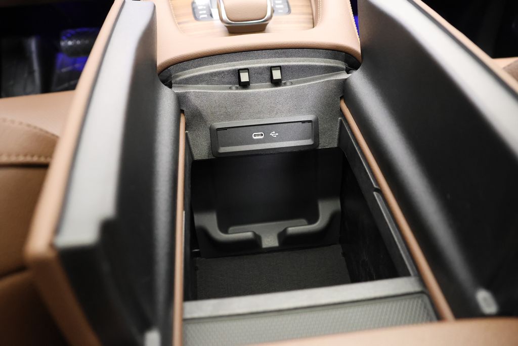 Thumbnail: 2026 Mercedes-Benz GLE - 30