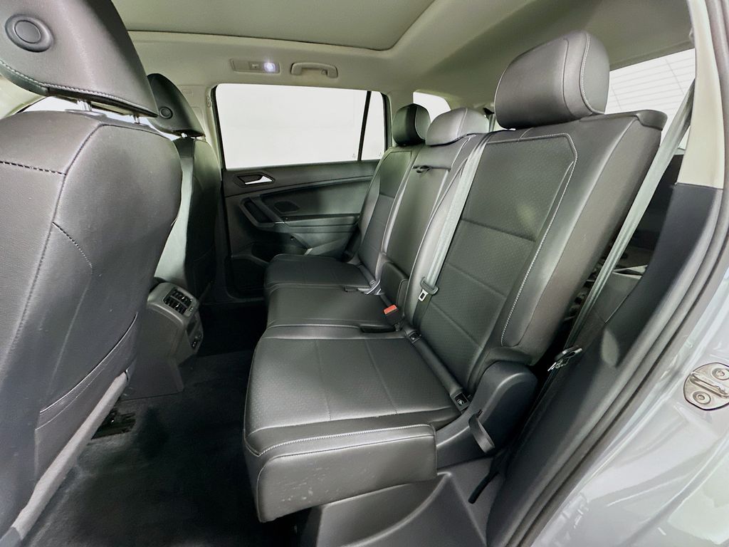 Thumbnail: 2020 Volkswagen Tiguan - 24