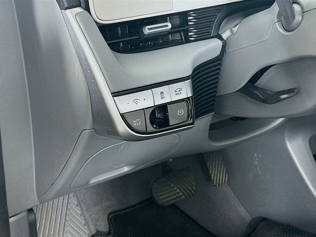 Thumbnail: 2022 Hyundai Ioniq 5 - 10