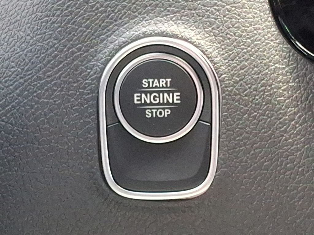 Thumbnail: 2025 Mercedes-Benz Sprinter - 18