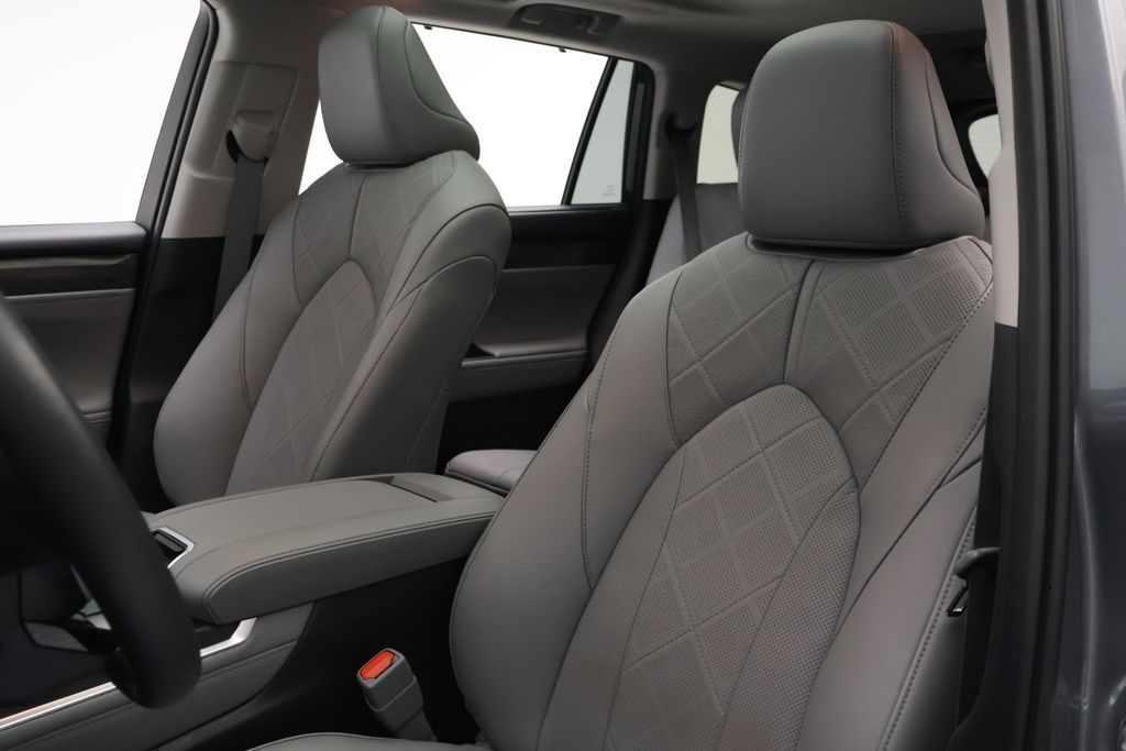 Thumbnail: 2025 Toyota Highlander - 13