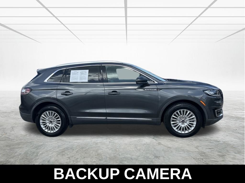 View vehicle photo 4