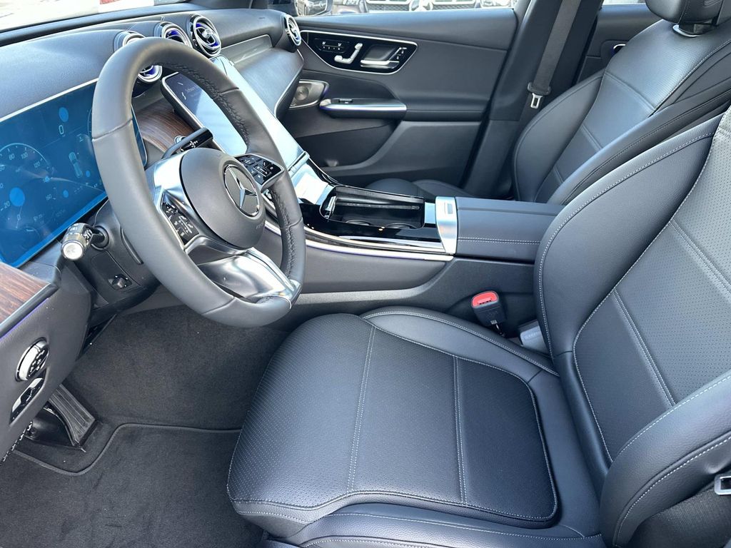 Thumbnail: 2026 Mercedes-Benz GLC - 22