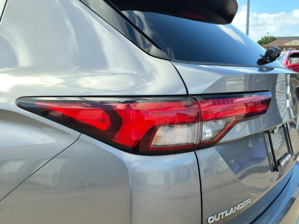 2022 Mitsubishi Outlander SE Gray at Emmons Autoplex