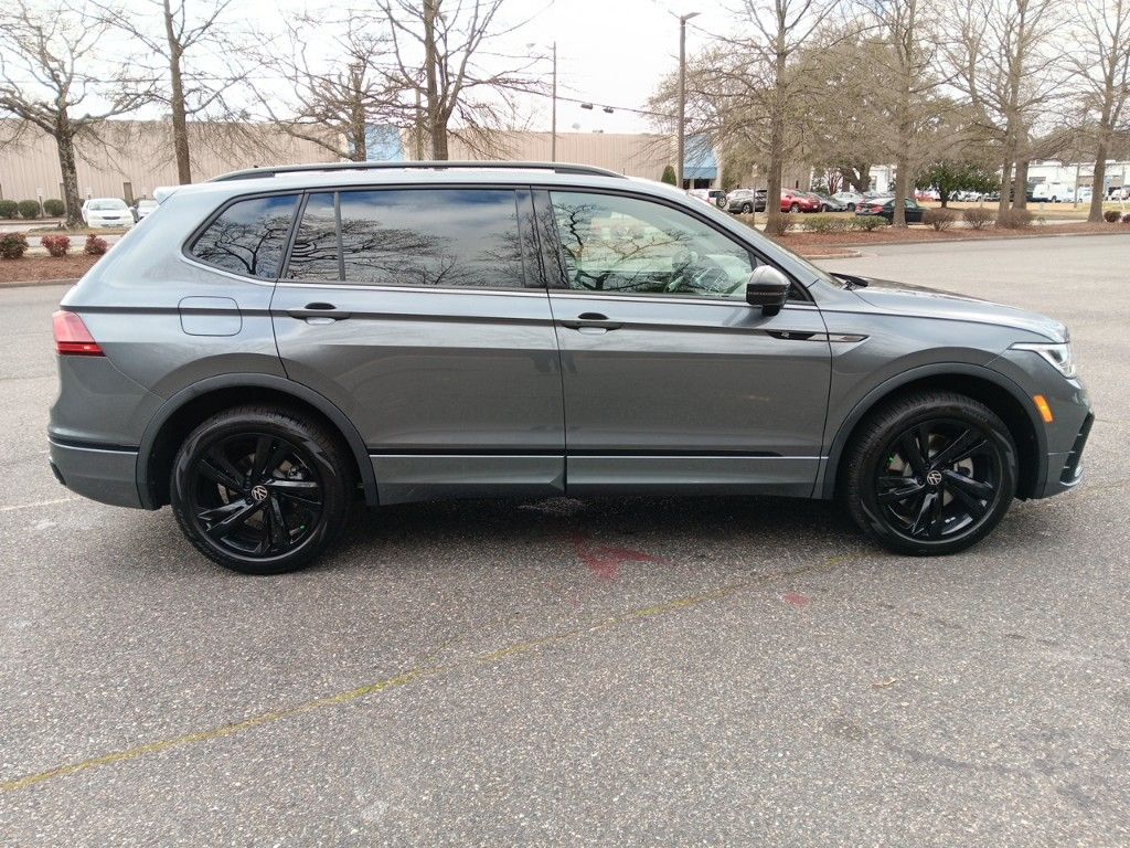 2024 Volkswagen Tiguan 2.0T SE R-Line Black 6