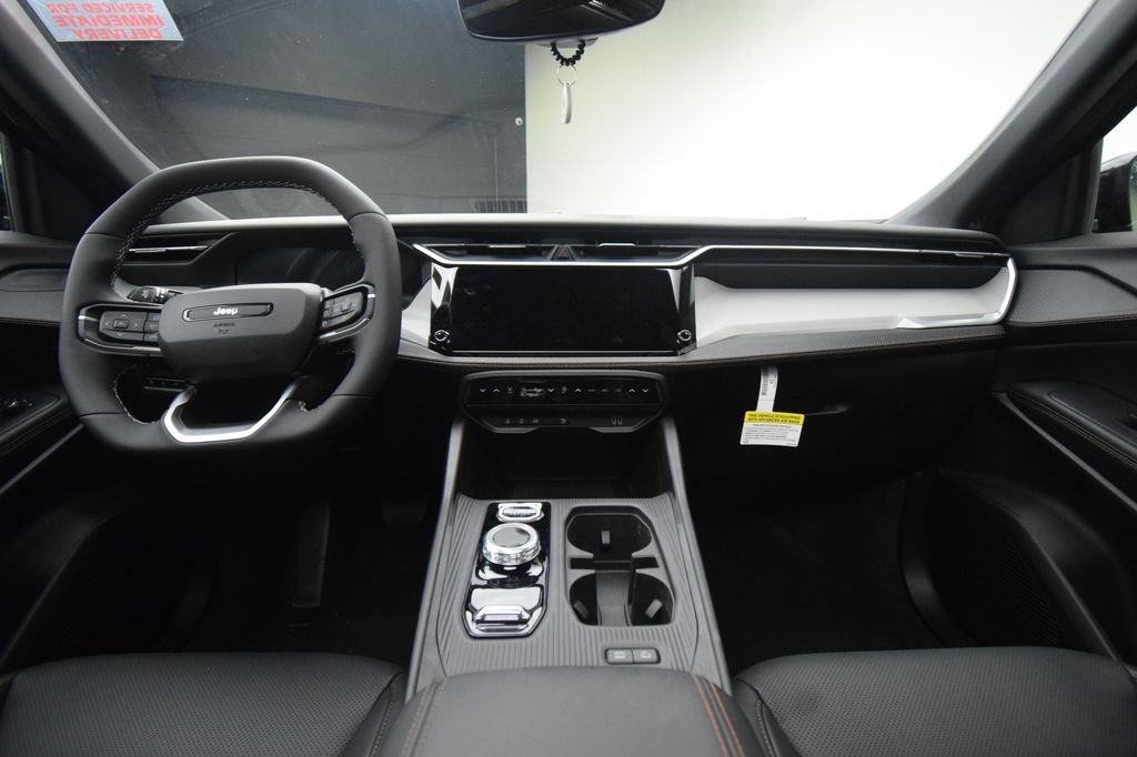 new 2026 Jeep Cherokee car, priced at $41,023