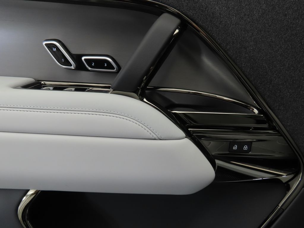 Thumbnail: 2025 Land Rover Range Rover Sport - 24