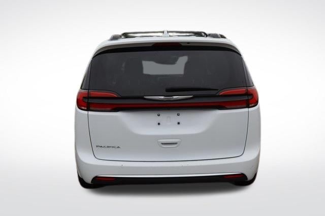 2022 Chrysler Pacifica Touring L 8