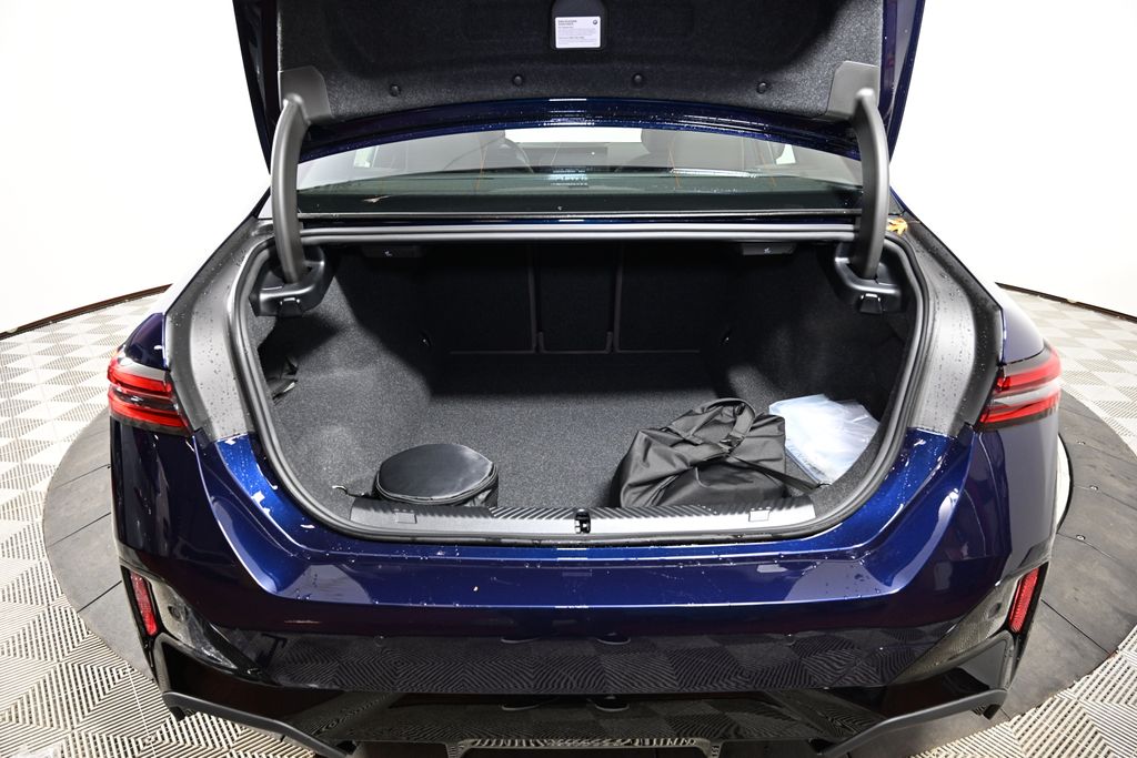 Thumbnail: 2026 BMW 5 Series - 10