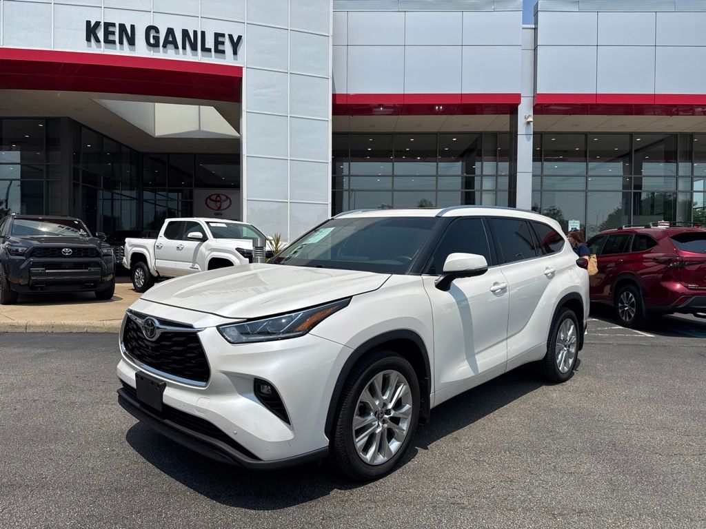 White (Blizzard Pearl) 2021 Toyota Highlander SUV / Crossover All-Wheel Drive 8-Speed Automatic