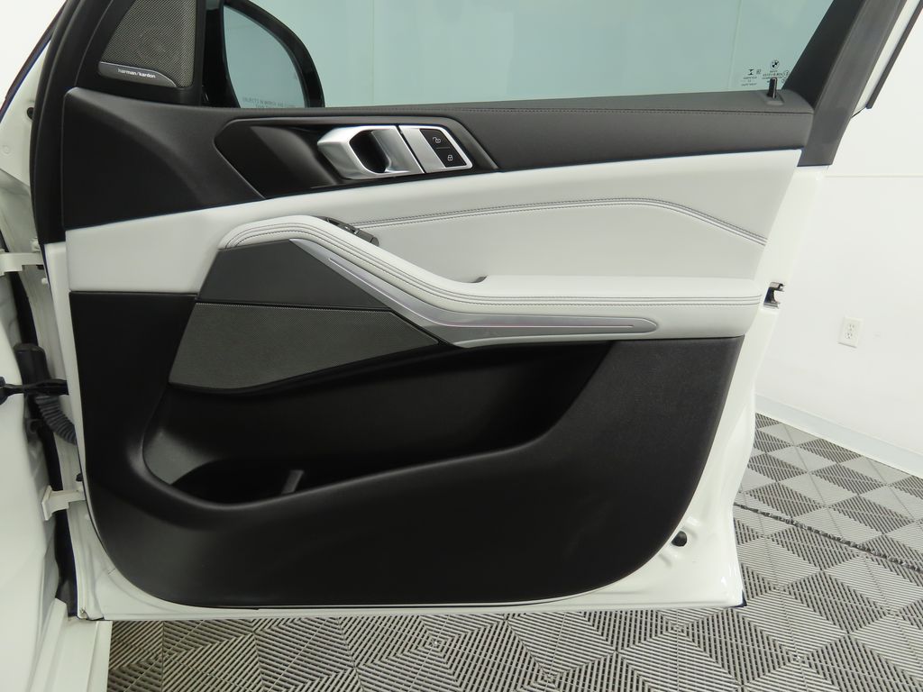 Thumbnail: 2023 BMW X5 - 26