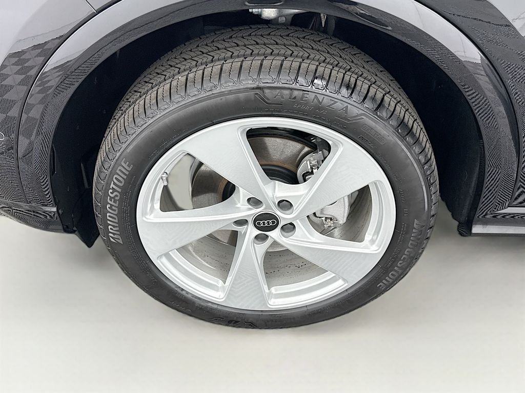 Thumbnail: 2025 Audi Q5 - 29