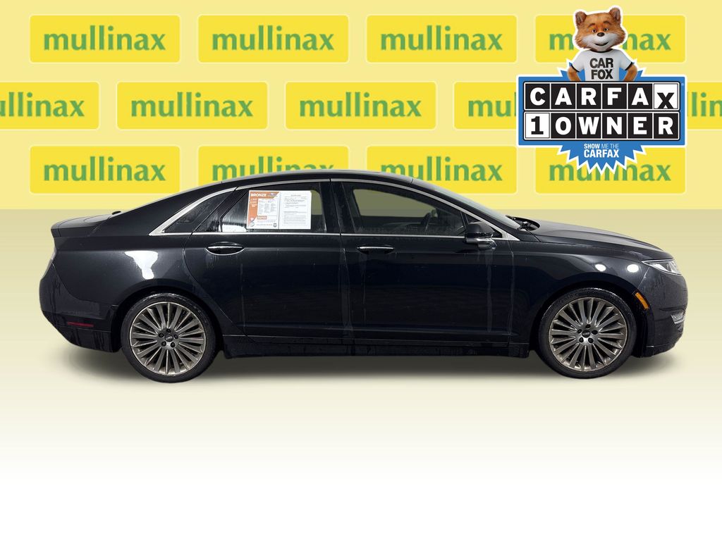 Used 2013 Black Lincoln Base image 4
