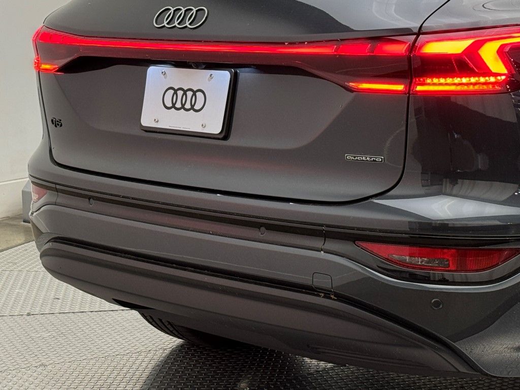 2025 Audi e-tron Premium 13