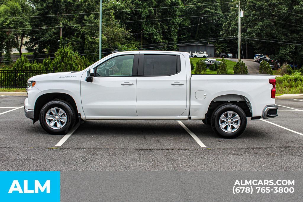 Used 2025 White Chevrolet LT image 7