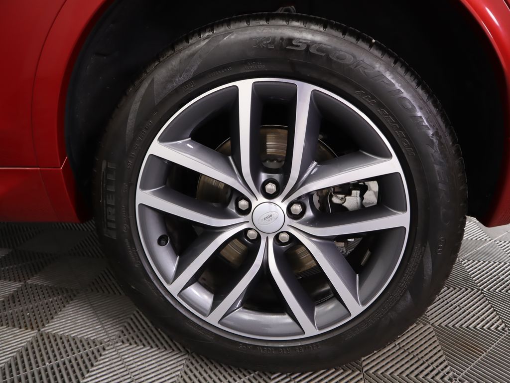 2024 Land Rover Discovery Sport S 31