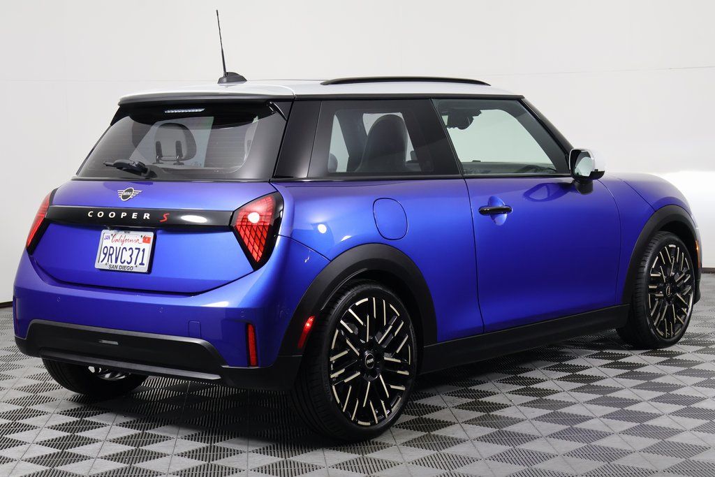 Thumbnail: 2025 MINI Cooper - 4