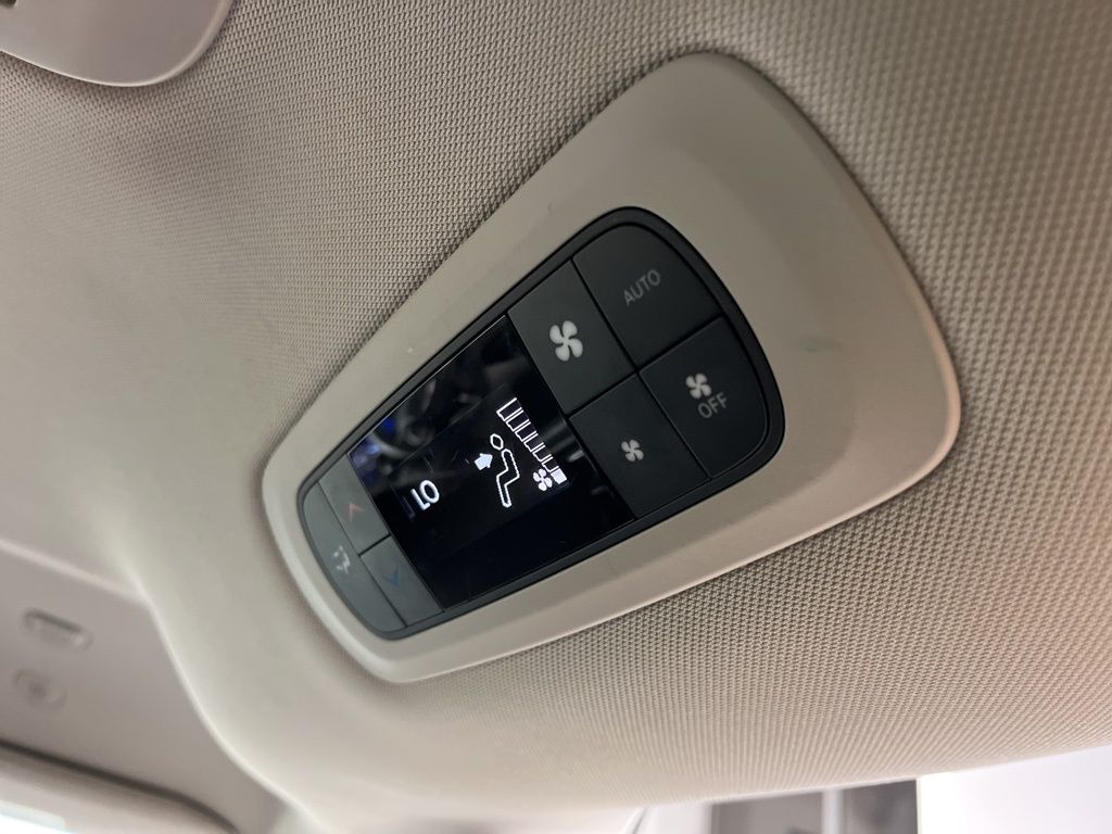 2023 Chrysler Pacifica Touring L 16
