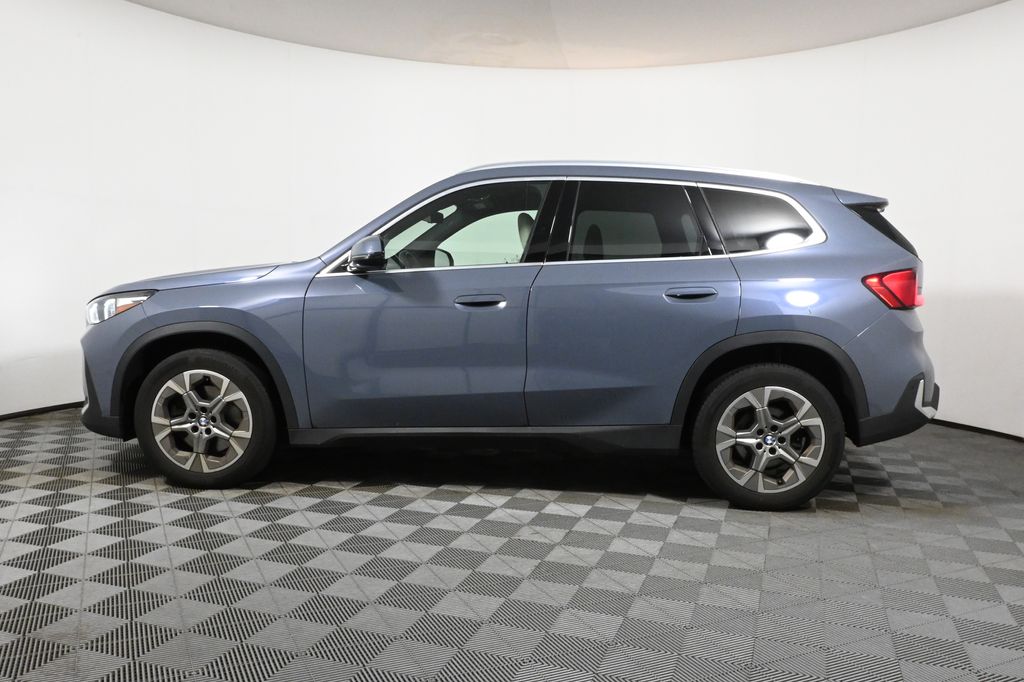 Thumbnail: 2023 BMW X1 - 2