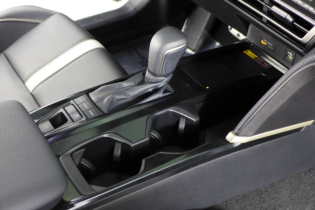 2025 Toyota Camry SE 15